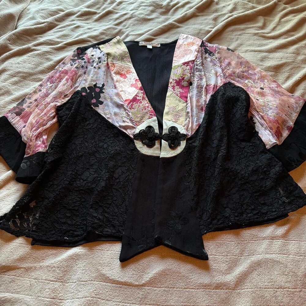 Vintage Spencer Alexis petites Blouse Embroidered Kimono Silk Size P/XL
